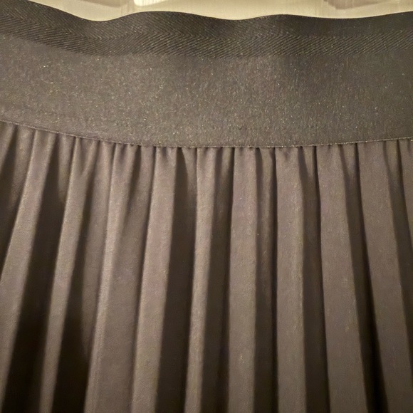 Athleta Black and Blue Midi swing Skirt - Picture 5 of 6